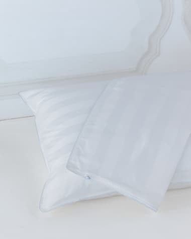 Eastern Accents Standard Oxford Pillow Protector