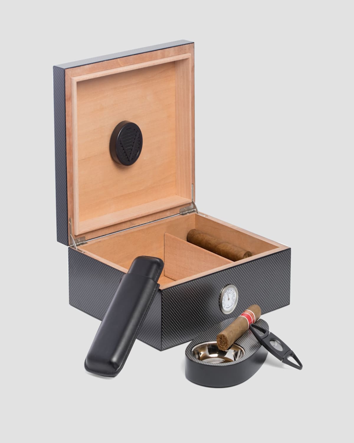 Bey-berk Carbon Fiber Cigar Humidor & Accessories Set