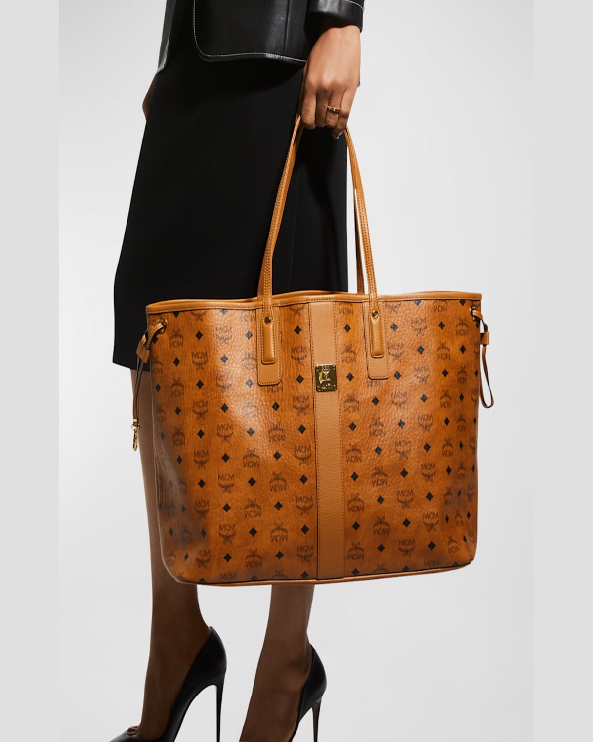 Mcm Liz Large Reversible Visetos Shopper Tote Bag In Cognac