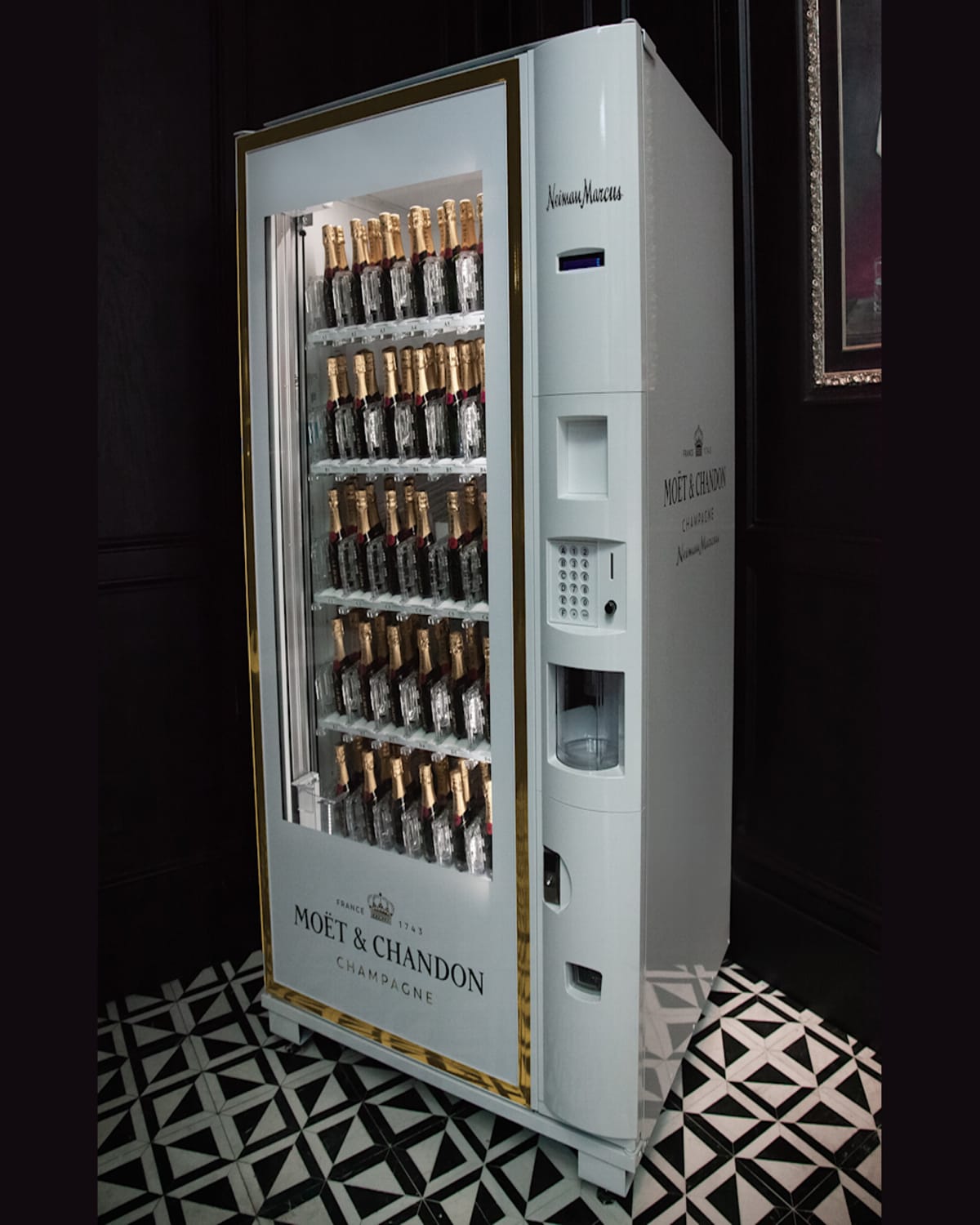 MOET & CHANDON CHAMPAGNE VENDING MACHINE PROD226140321