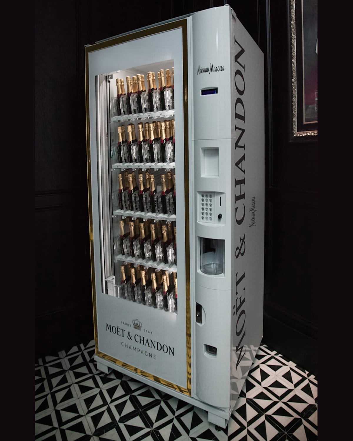 MOET & CHANDON CHAMPAGNE VENDING MACHINE PROD226140321