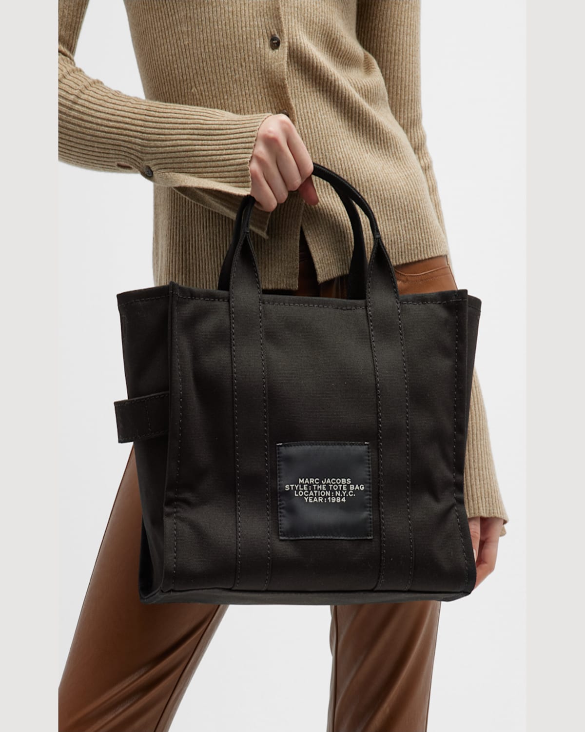 Marc Jacobs The Medium Canvas Tote Bag In Oxblood