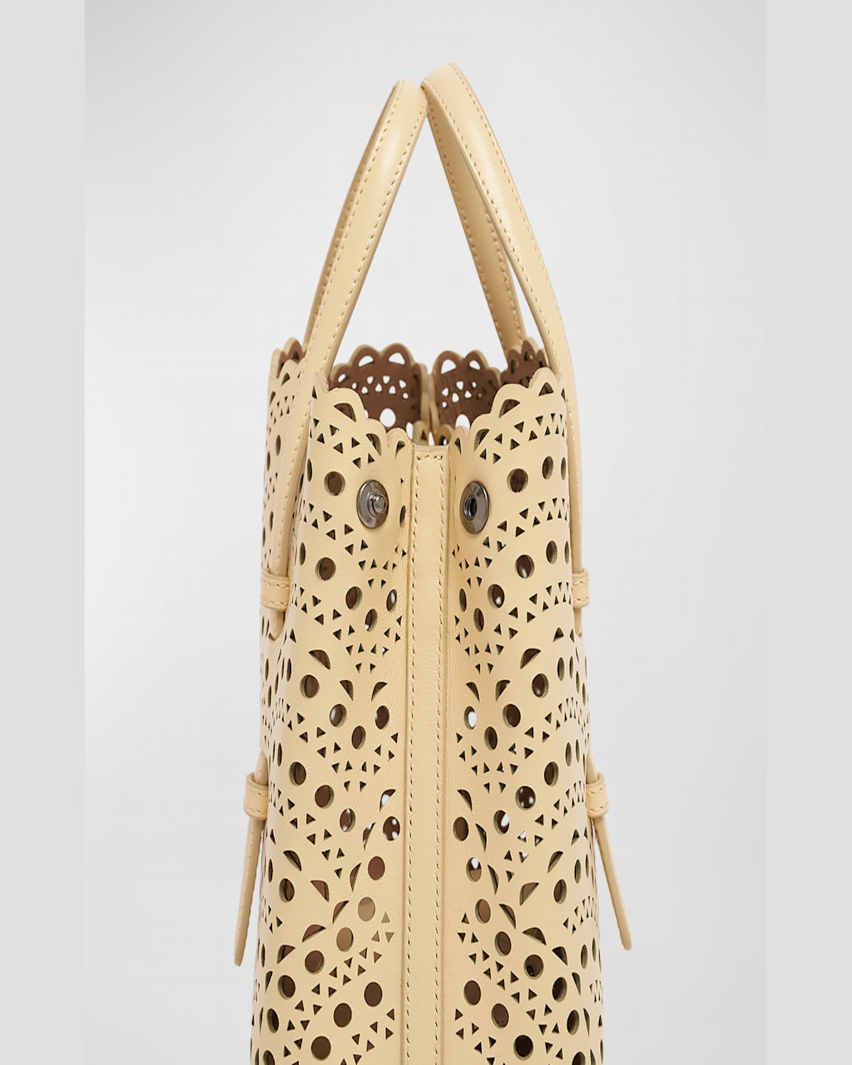 Alaïa Mina 20 Tote Bag In Vienne Wave Perforated Leather In Black