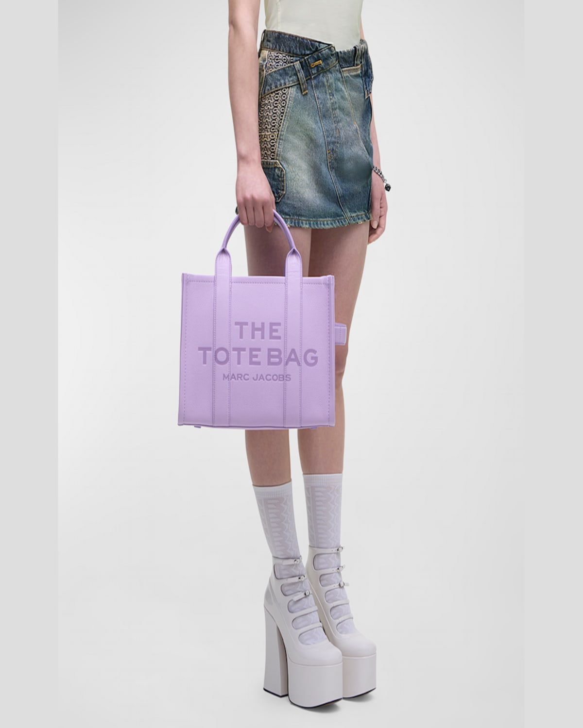 Marc Jacobs The Leather Medium Tote Bag In Wisteria