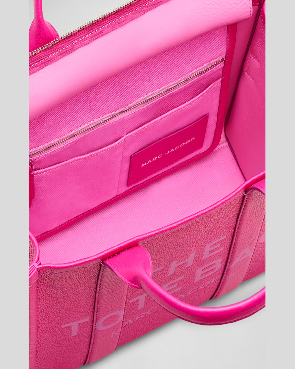 MARC JACOBS THE LEATHER MEDIUM TOTE BAG 