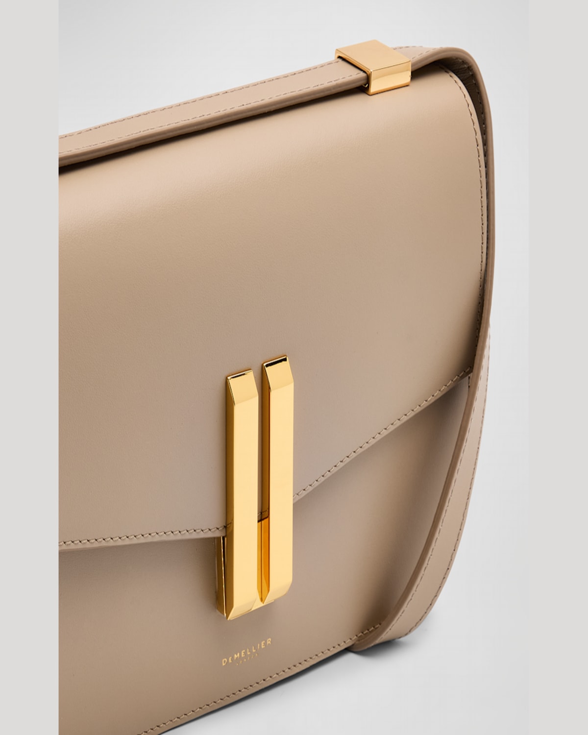 Demellier The Medium Vancouver Leather Crossbody Bag In Taupe Smooth