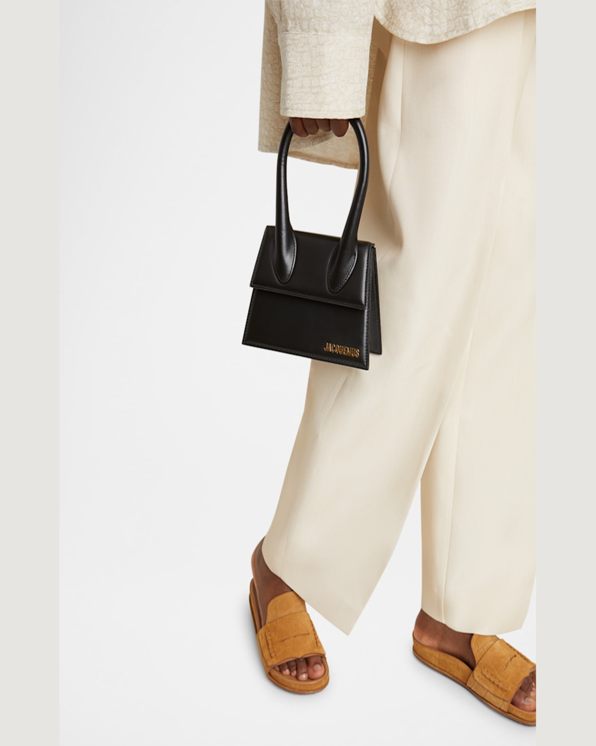 Jacquemus Black Le Chiquito Moyen Leather Top Handle Bag In Black
