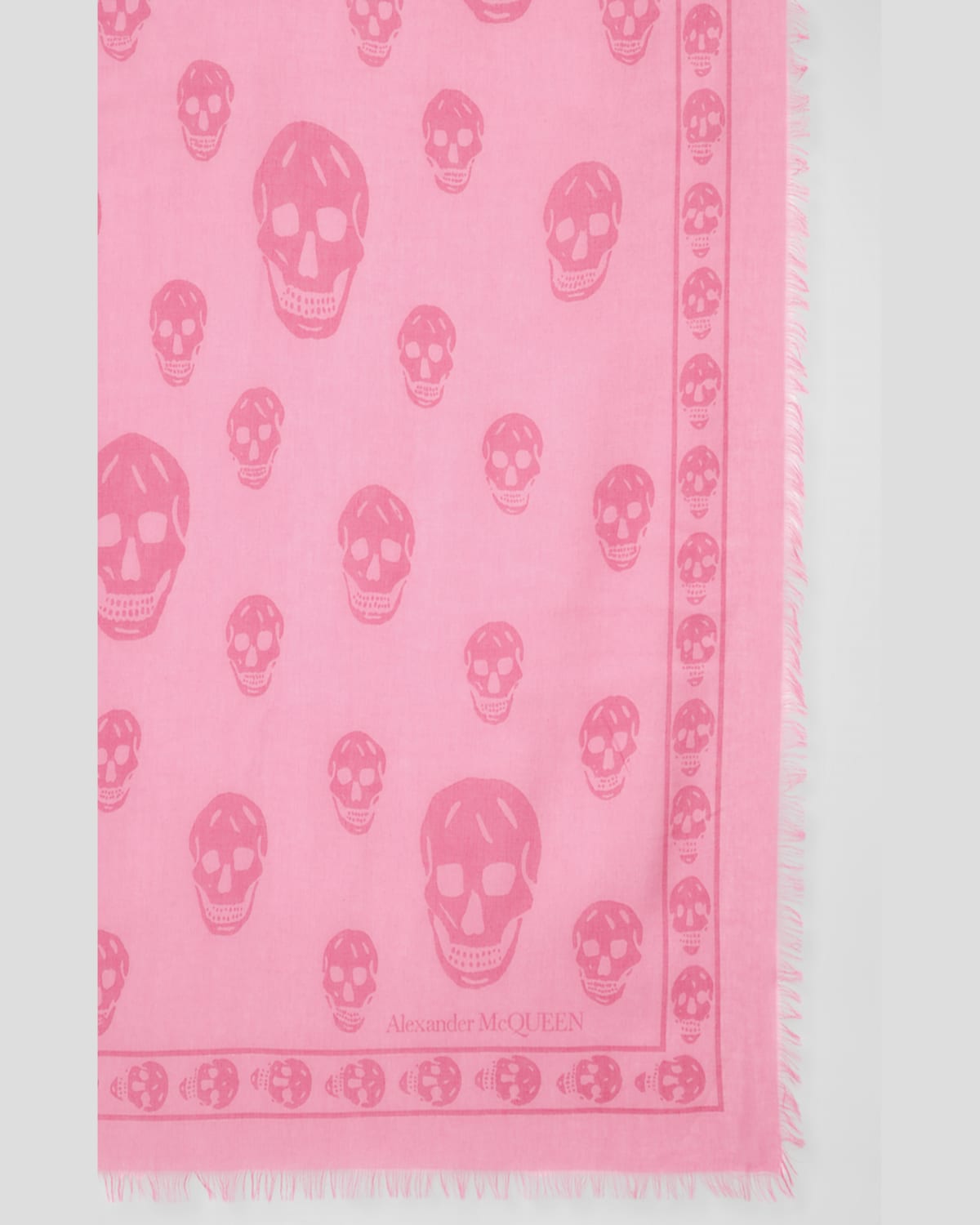 Alexander Mcqueen Skull Printed Frayed-edge Scarf In Black Ivory