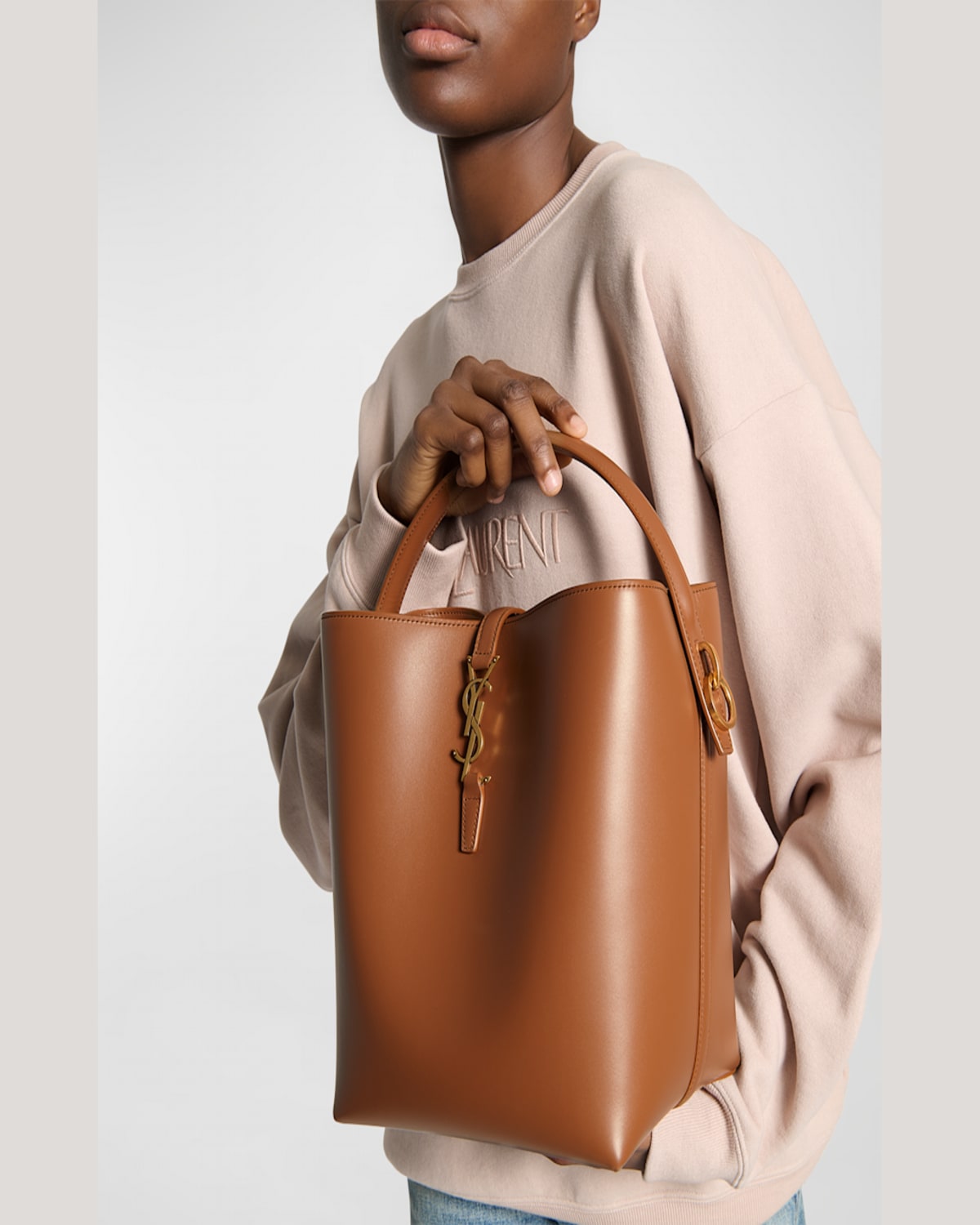 Saint Laurent Le 37 Ysl Bucket Bag In Smooth Leather In Fox