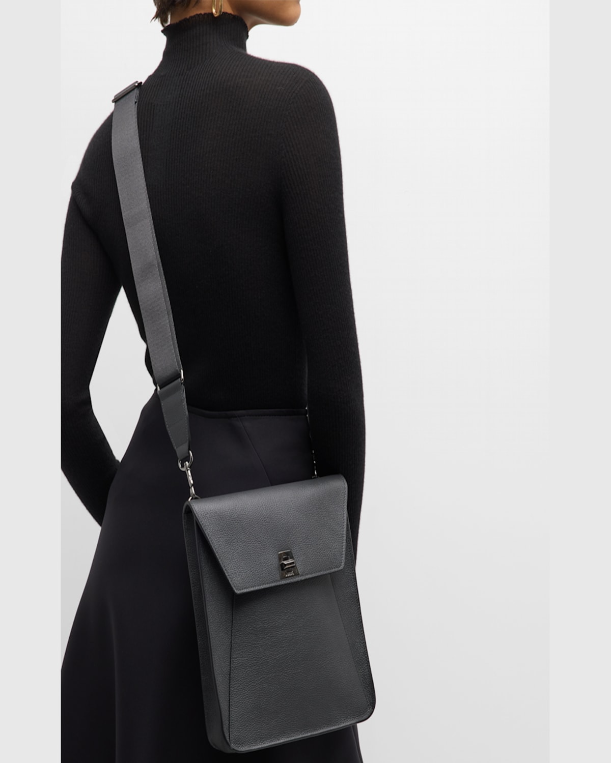 AKRIS ANOUK MEDIUM FLAP LEATHER MESSENGER BAG 