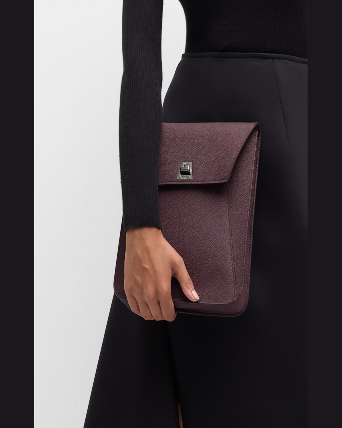 AKRIS ANOUK MEDIUM FLAP LEATHER MESSENGER BAG 