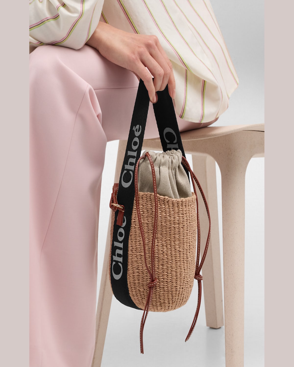 CHLOÉ WOODY SMALL MIFUKO BASKET BAG WITH LOGO WEBBING