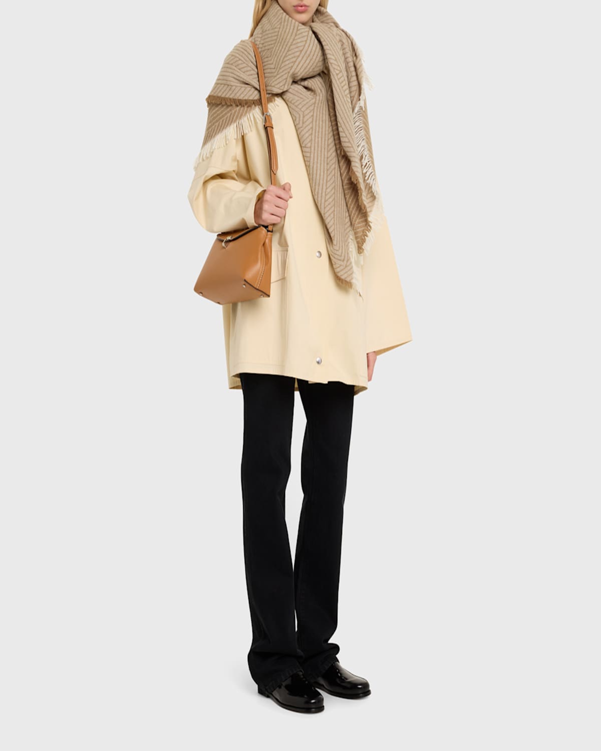 Totême T-lock Top Handle Bag In Pebble Grain Leather In Tan