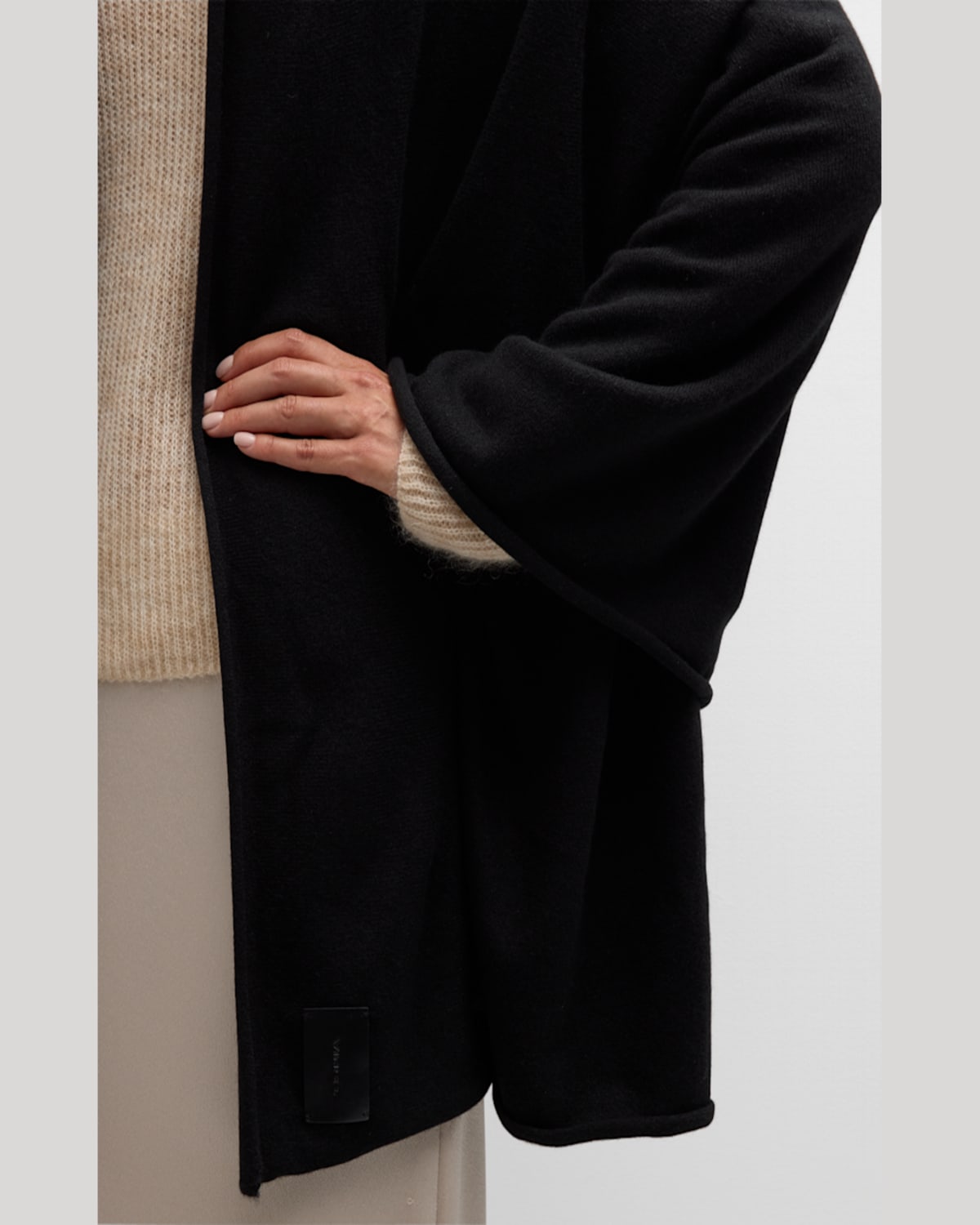 Vince Boiled Cashmere Knit Blanket Wrap In Blk