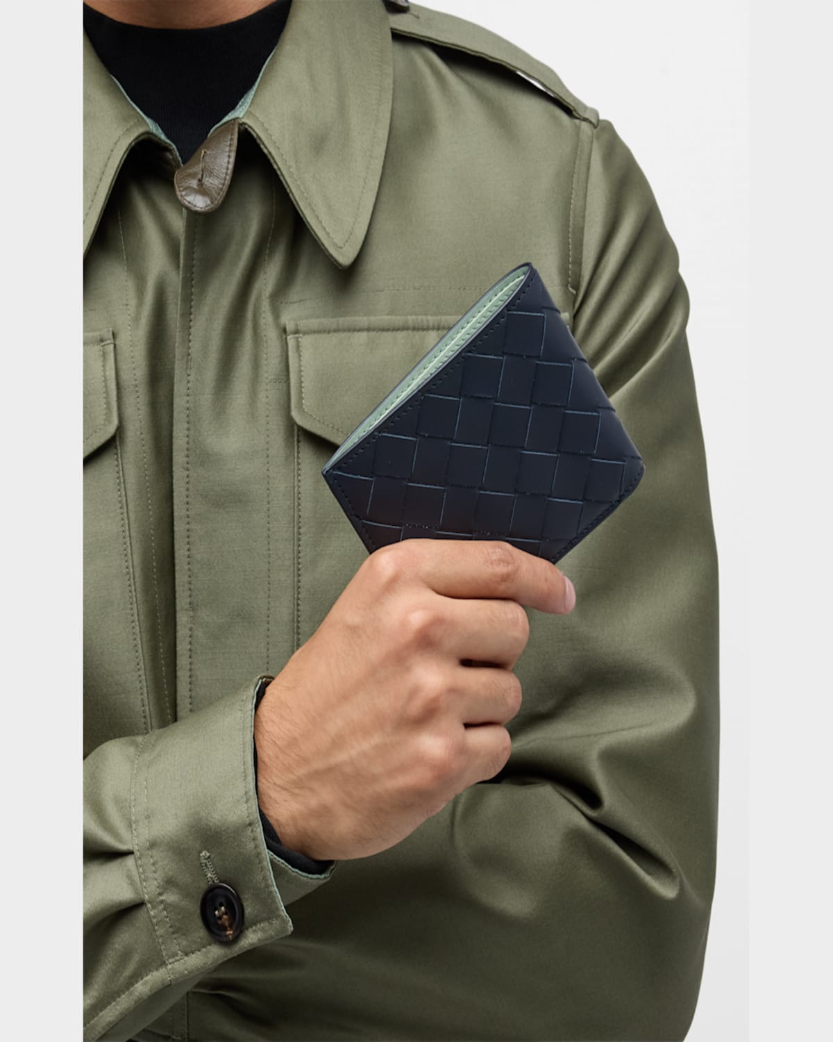 Bottega Veneta Men Intrecciato Bi-fold Wallet In Brown