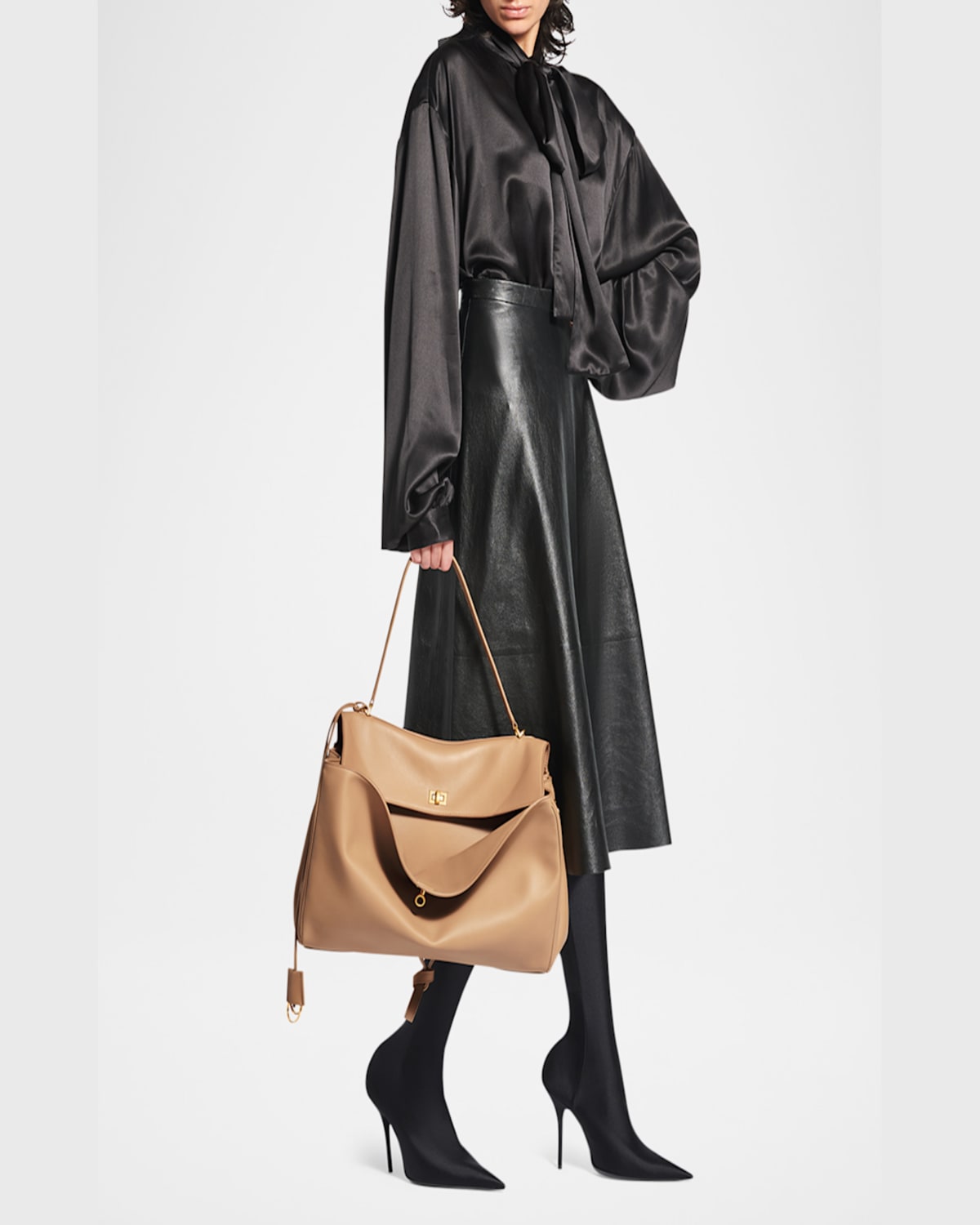 Balenciaga Rodeo Medium Leather Top-handle Bag In 2621 Latte
