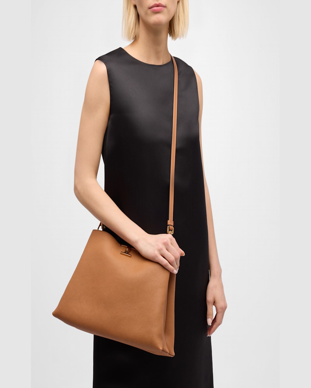 Tod's Medium T Timeless Shoulder Bag In Kenia Scuro