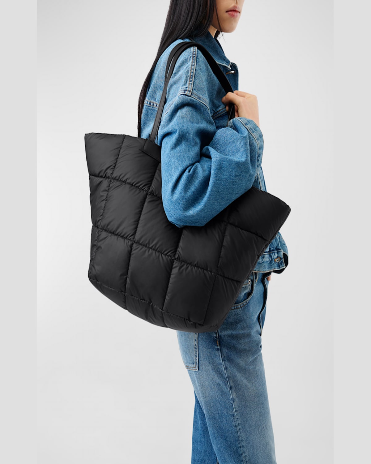 Veecollective Porter Max Quilted Tote Bag In Matt Black
