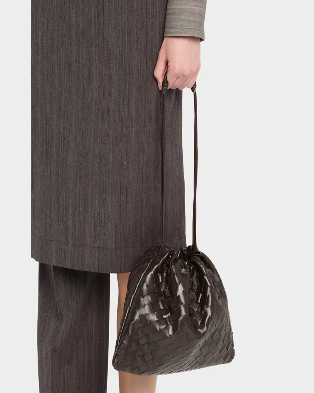 Bottega Veneta Medium Leather Pouch Bag In Fondant