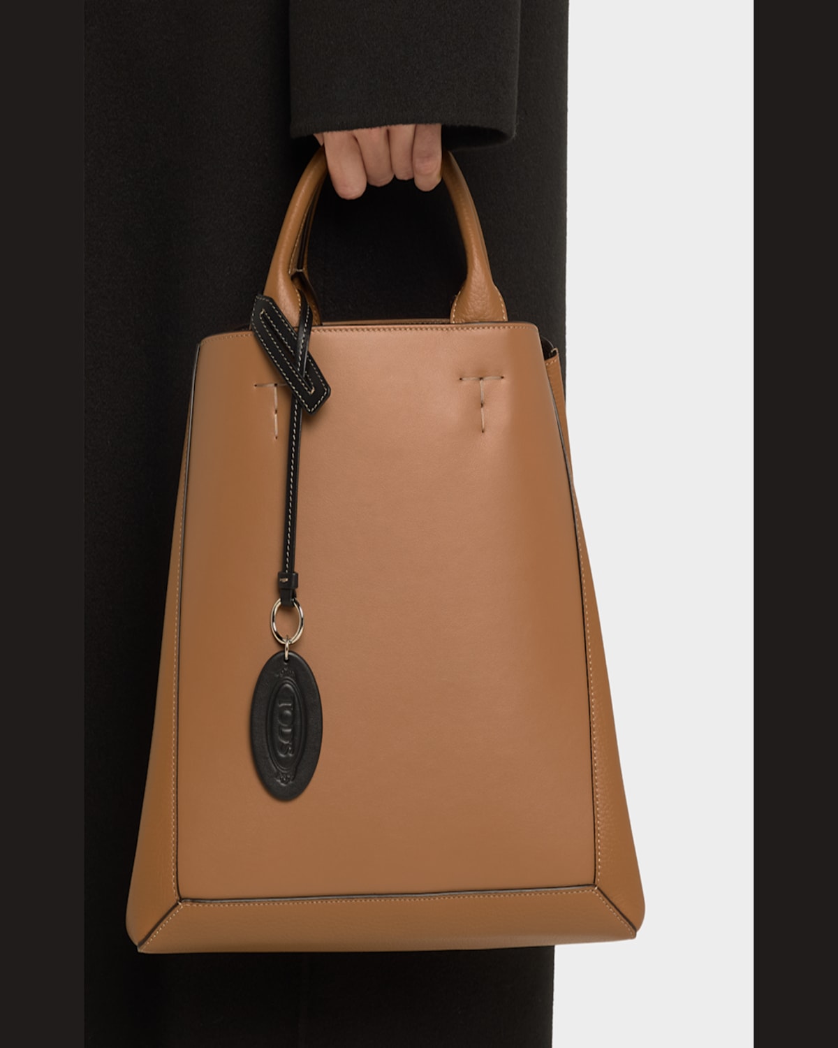 Tod's Calf Leather Top-handle Bag In Biscotto Nero