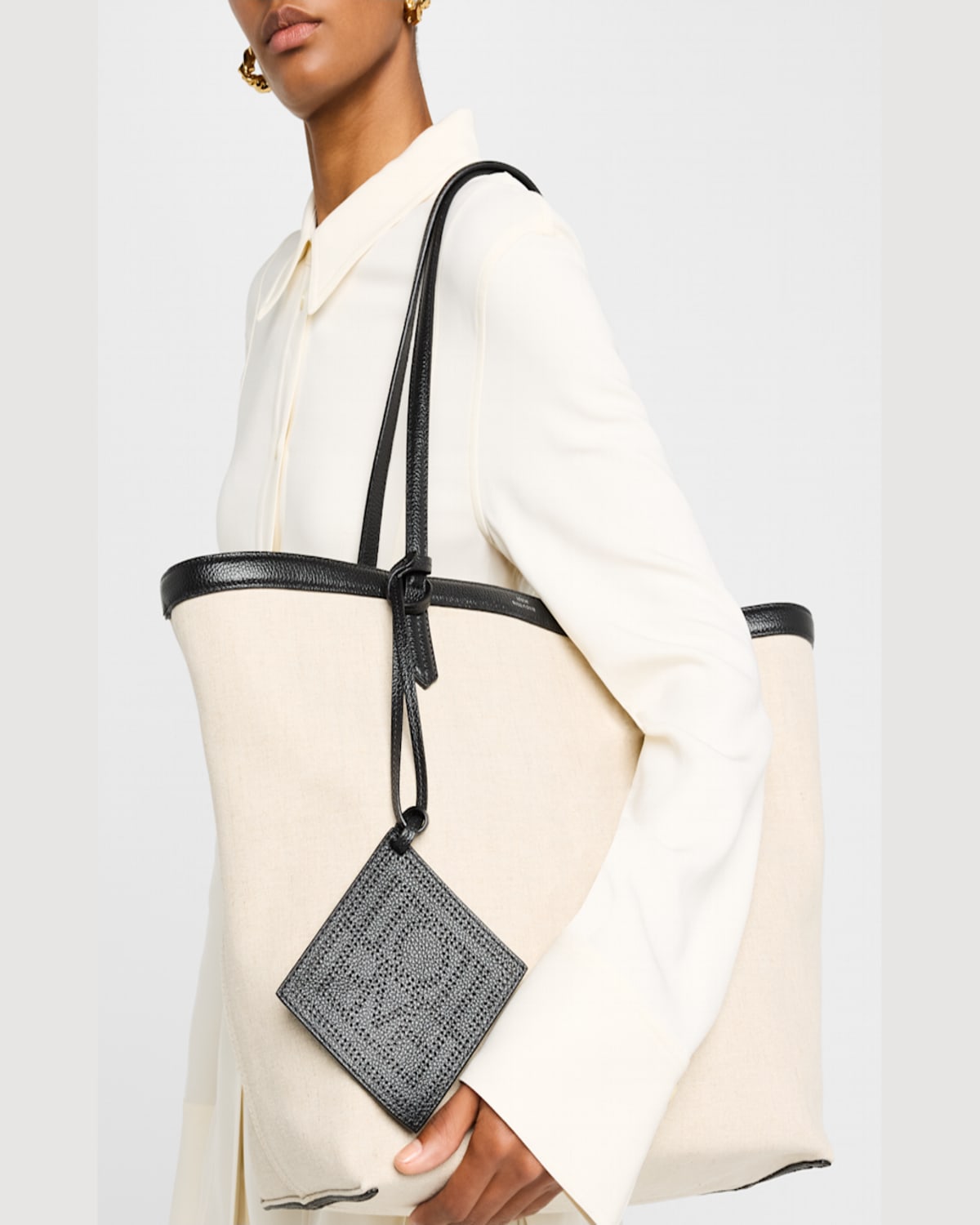 TOTÊME TRAVEL CANVAS TOTE BAG 
