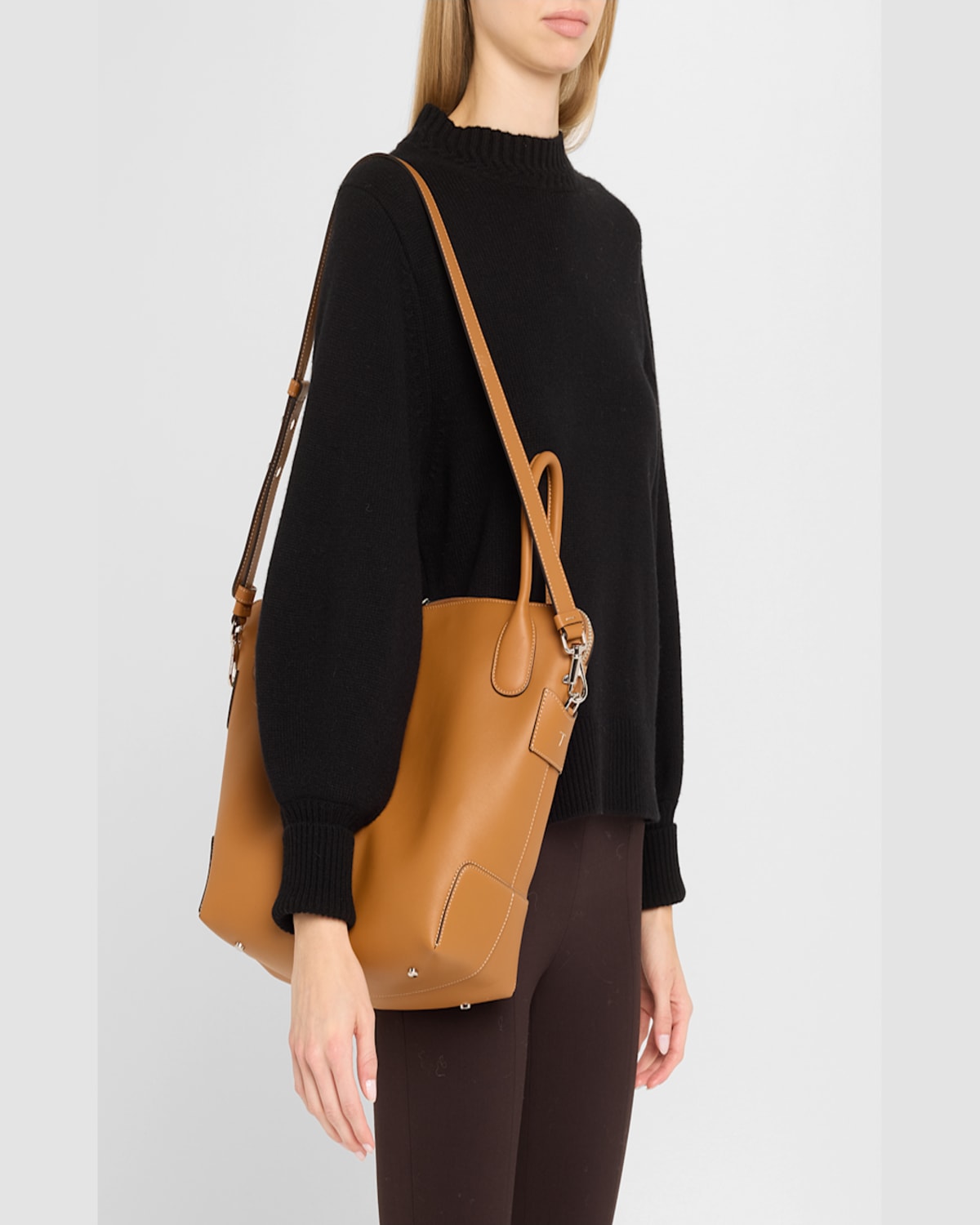 Tod's Zip Calf Leather Bucket Shoulder Bag In Cuoio