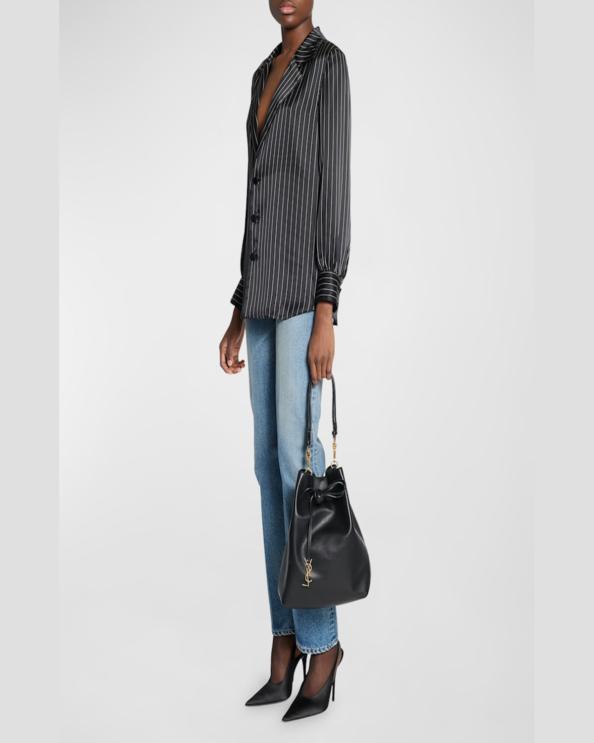 Saint Laurent Paris Vii Ysl Pochon Shoulder Bag In Lambskin Leather In Nero