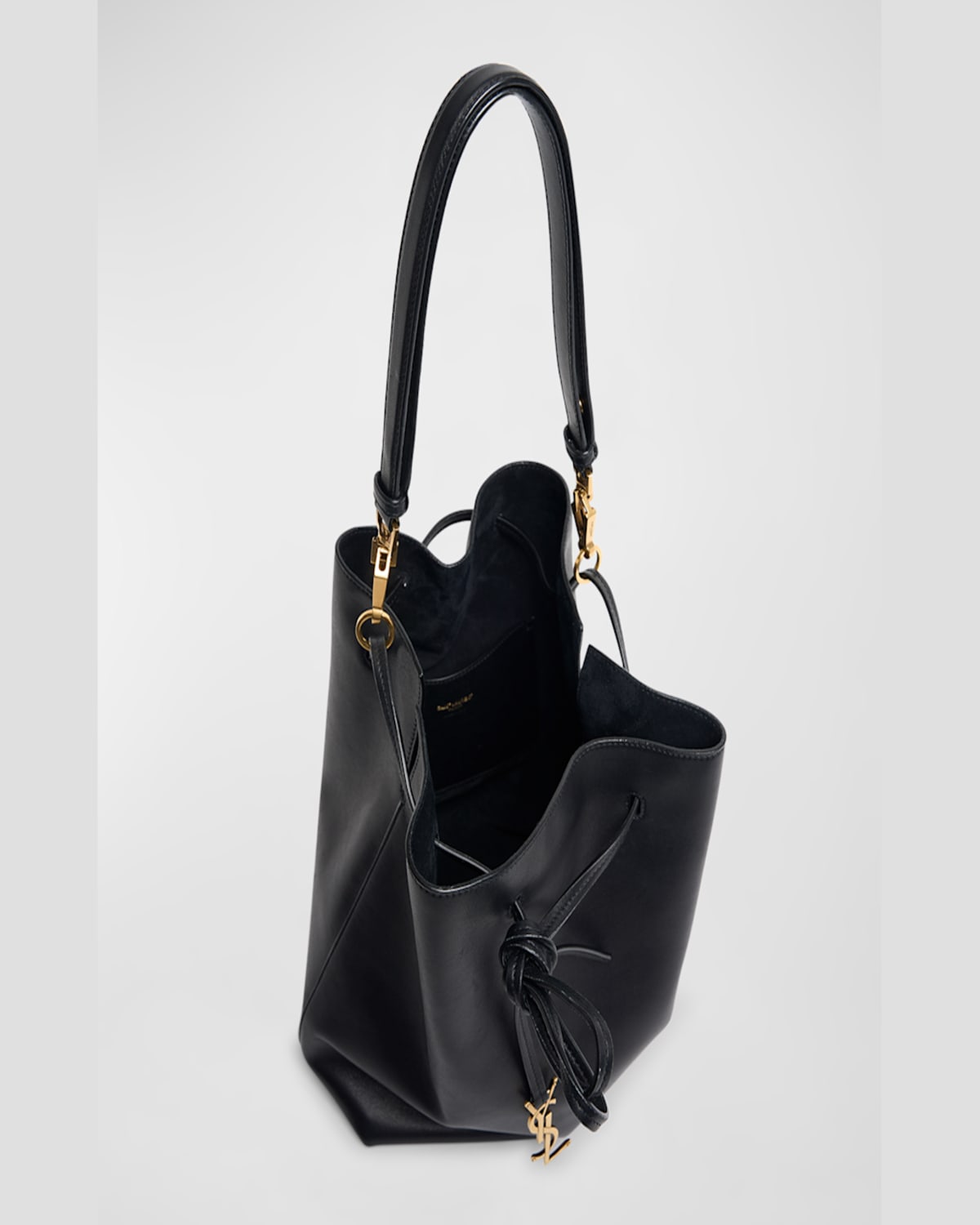 Saint Laurent Paris Vii Ysl Pochon Shoulder Bag In Lambskin Leather In Nero