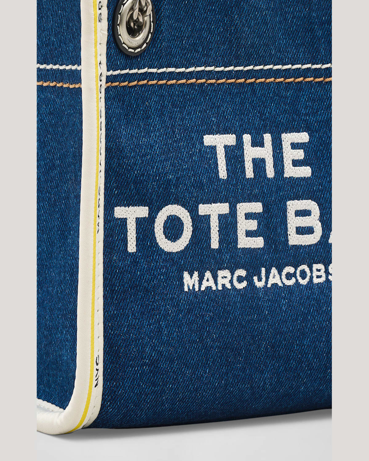 Marc Jacobs Sac Cabas The Denim Chain Micro Tote Bag In Dark Wash
