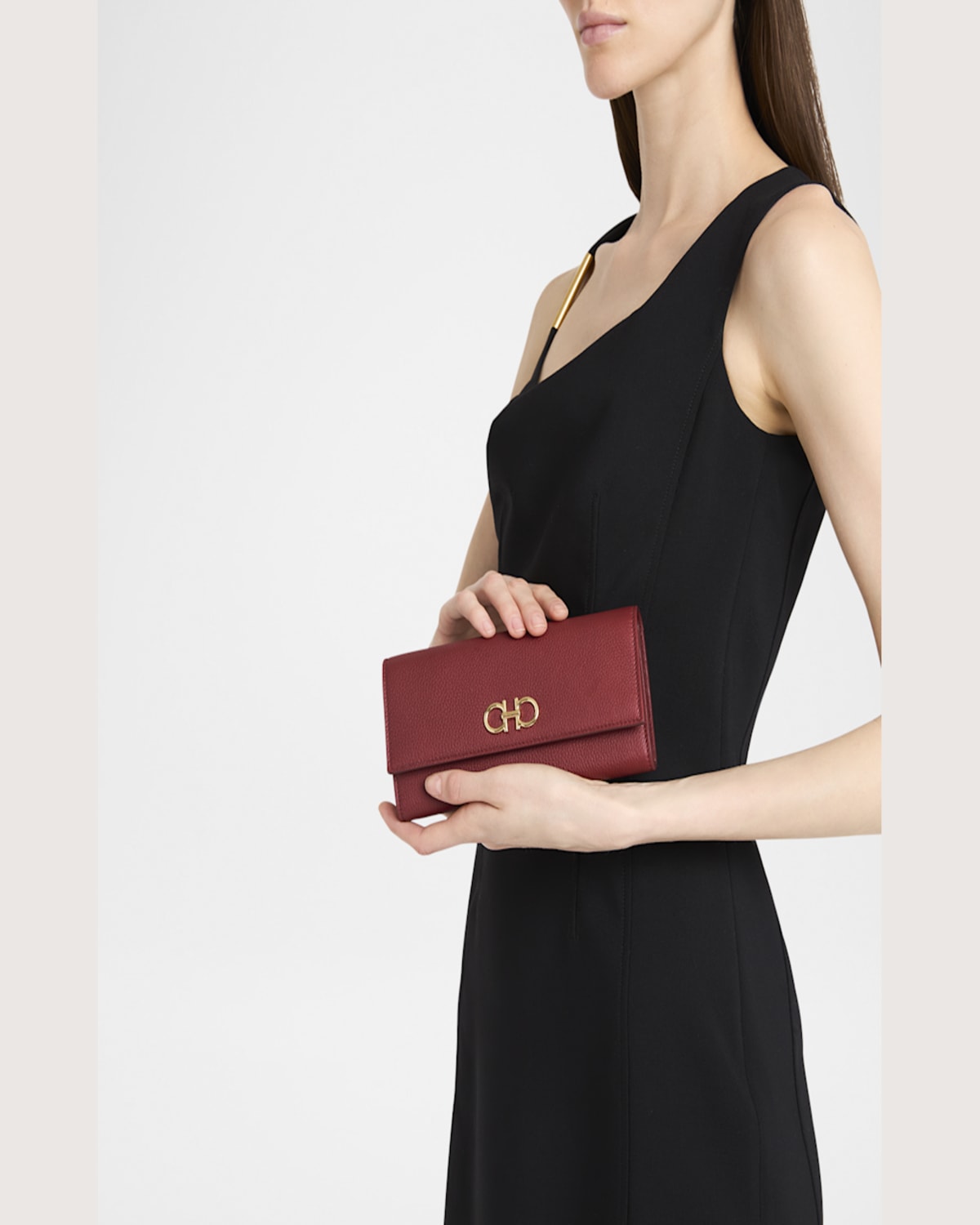 Ferragamo Gancino Flap Leather Wallet On Chain In Borgogna