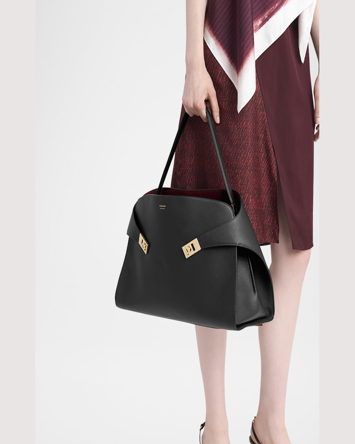 Ferragamo Structured Shoulder Bag Top Handle In Nero