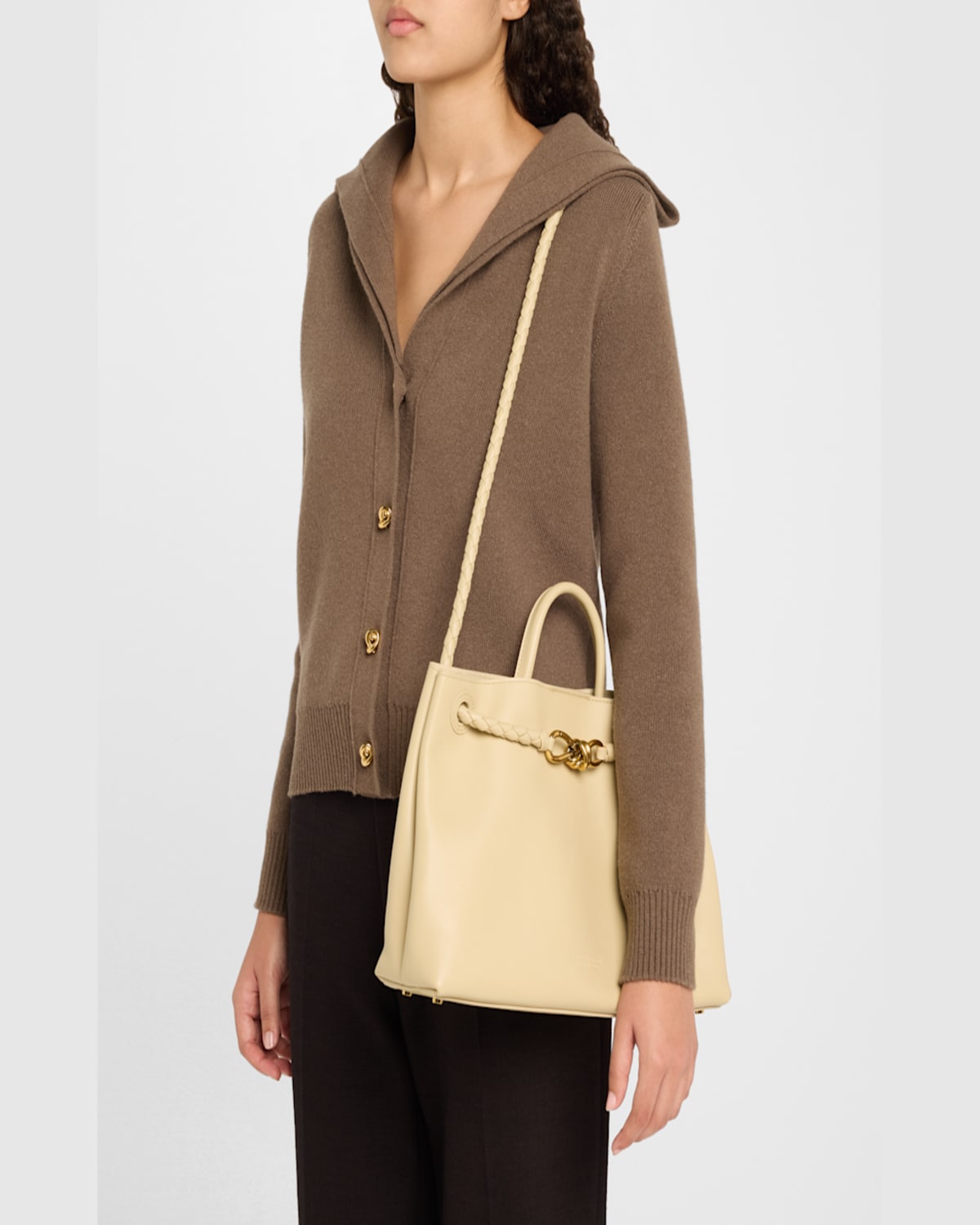 Bottega Veneta Andiamo Medium Leather Tote Bag In Butterscotch