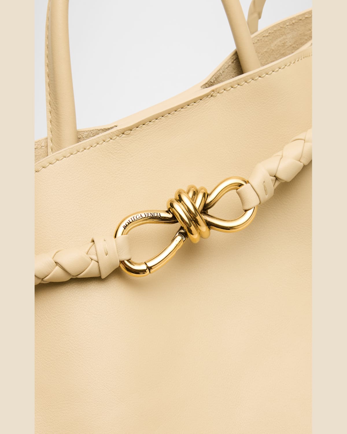 Bottega Veneta Andiamo Medium Leather Tote Bag In Butterscotch