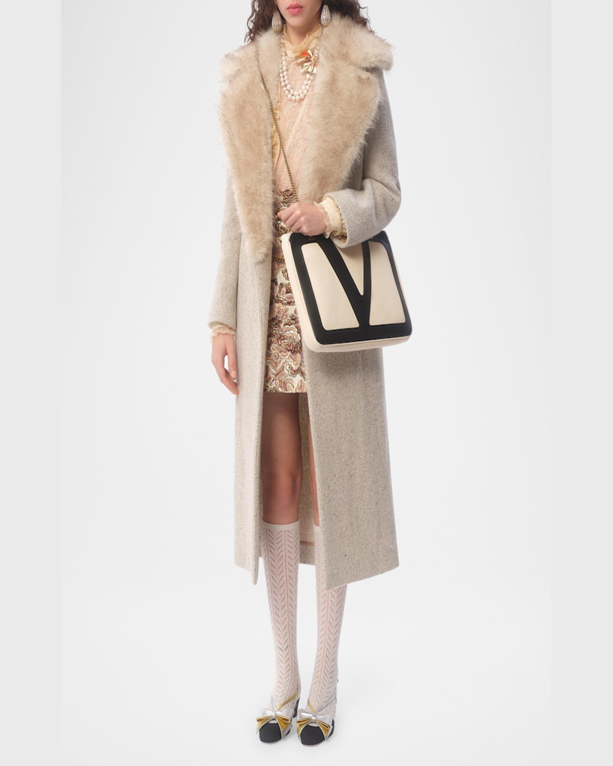 Valentino Garavani Garavani Viva Superstar Medium Nappa Leather Shopping Bag Woman Butter/black Uni In Butter White Nero