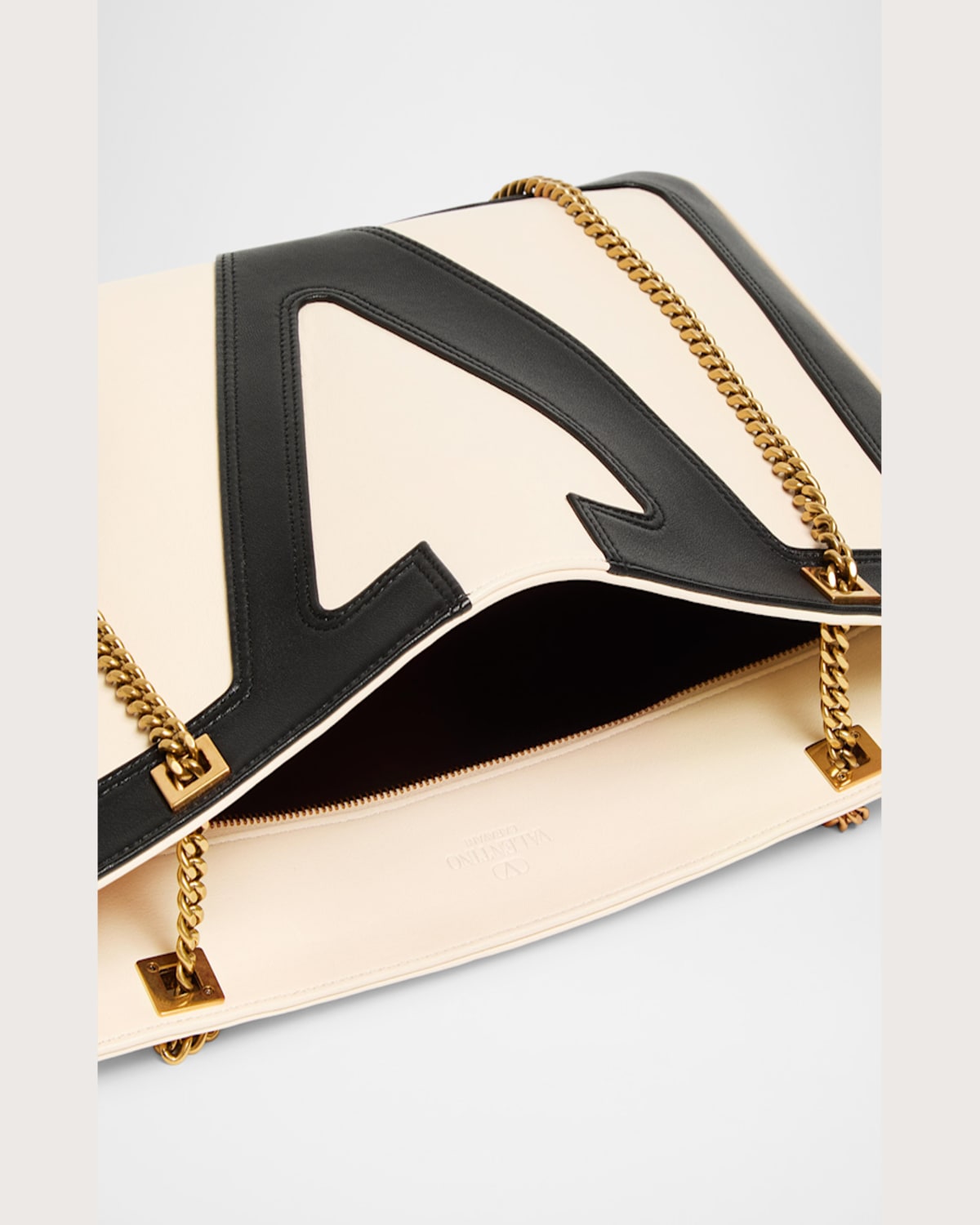 Valentino Garavani Garavani Viva Superstar Medium Nappa Leather Shopping Bag Woman Butter/black Uni In Butter White Nero