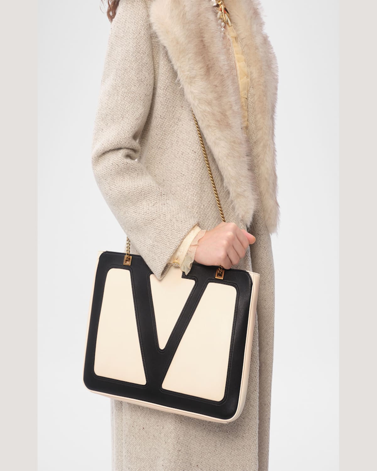 Valentino Garavani Garavani Viva Superstar Medium Nappa Leather Shopping Bag Woman Butter/black Uni In Butter White Nero