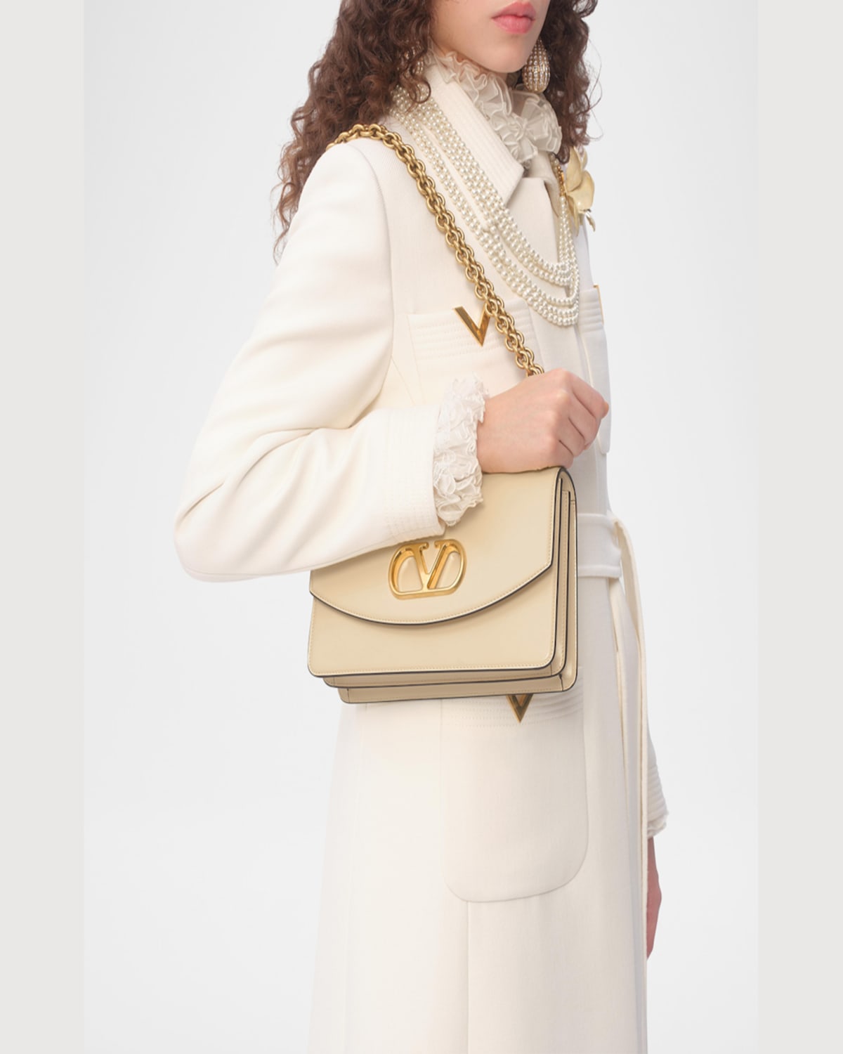Valentino White Vain Shoulder Bag In Butter White