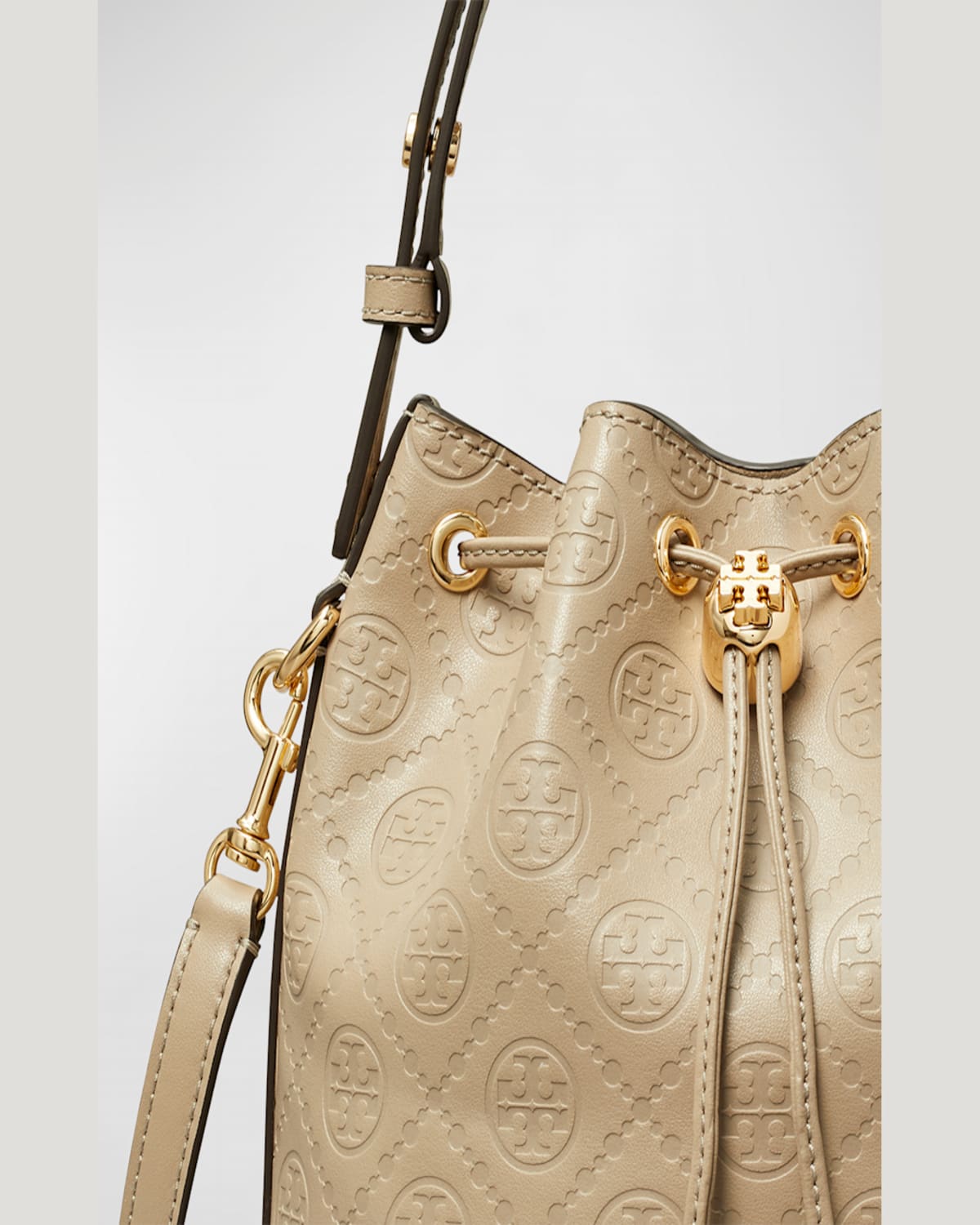 Tory Burch T Monogram Debossed Bucket Bag In Fresh Clay