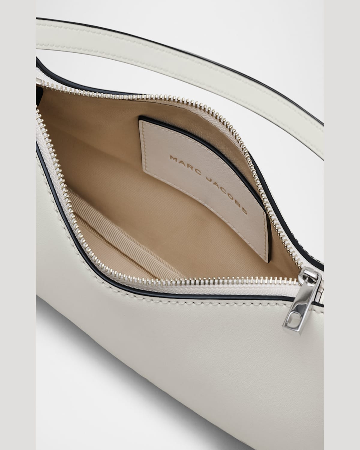 Marc Jacobs Contemporary White Shoulder Bag With Adjustable Chain And Embossed Logo In Cotton
