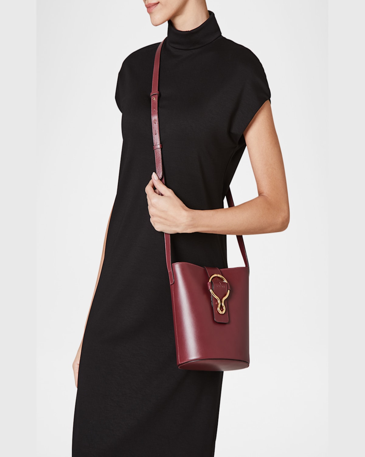 Il Bisonte Consuelo Leather Bucket Bag In Amarena