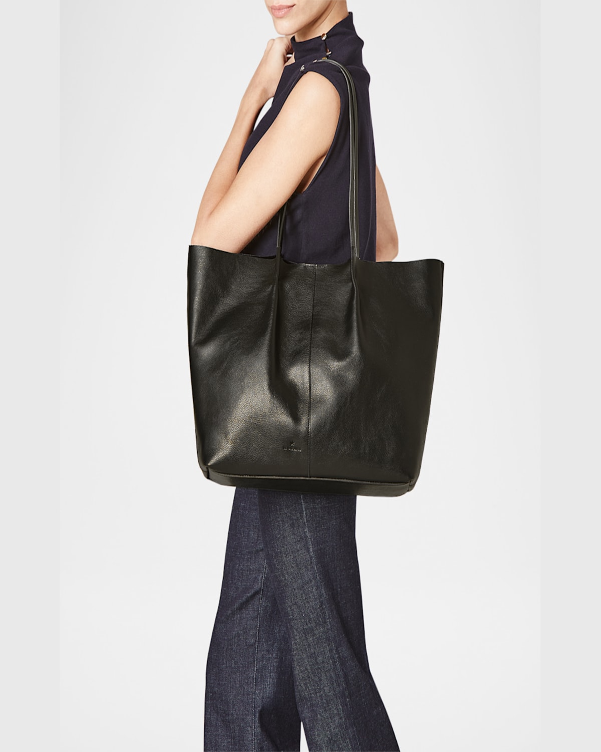 Il Bisonte Nina Pleated Leather Tote Bag In Black