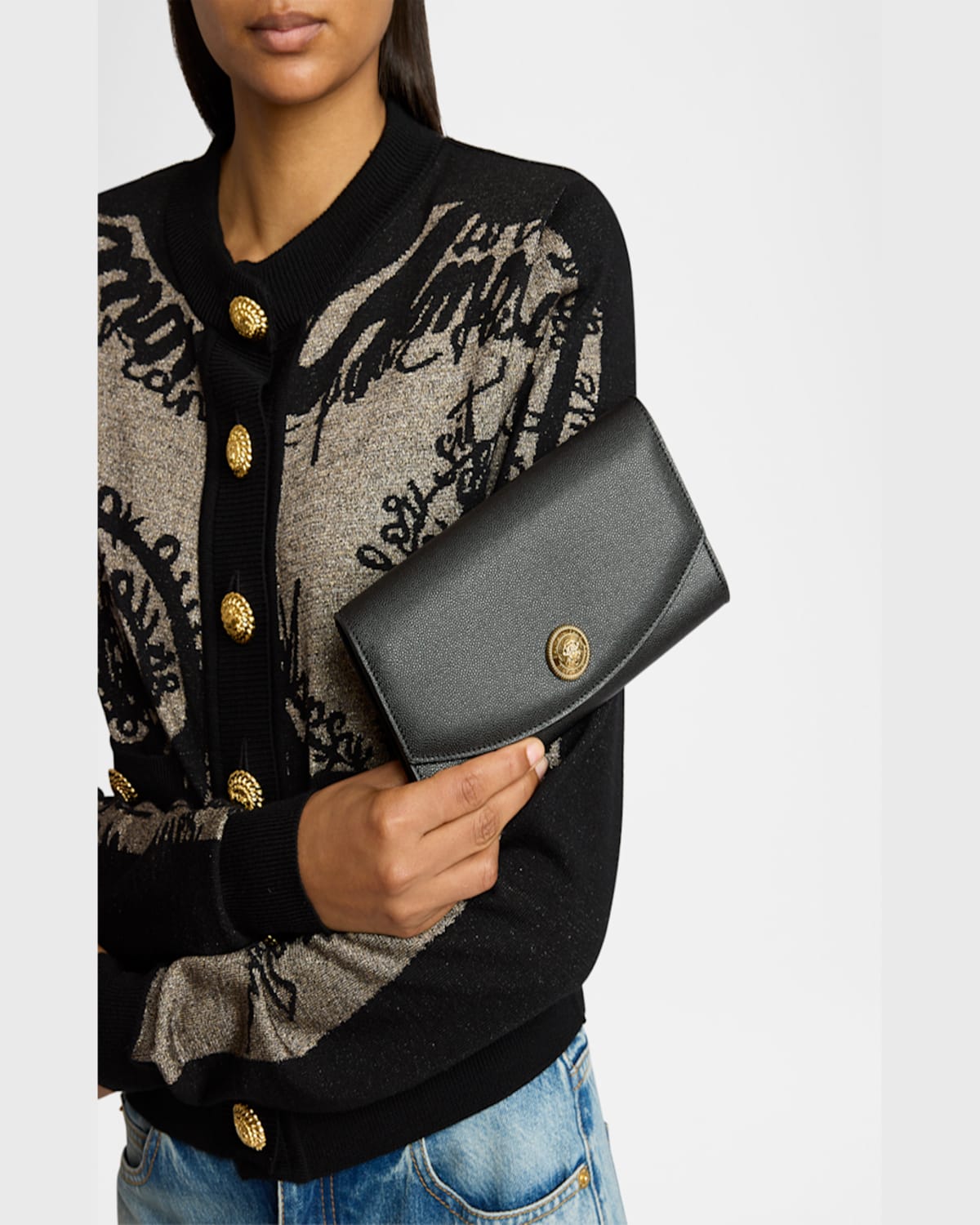Balmain Emblem Wallet On Chain In Grained Calfskin In 6bo Bleu Nuit