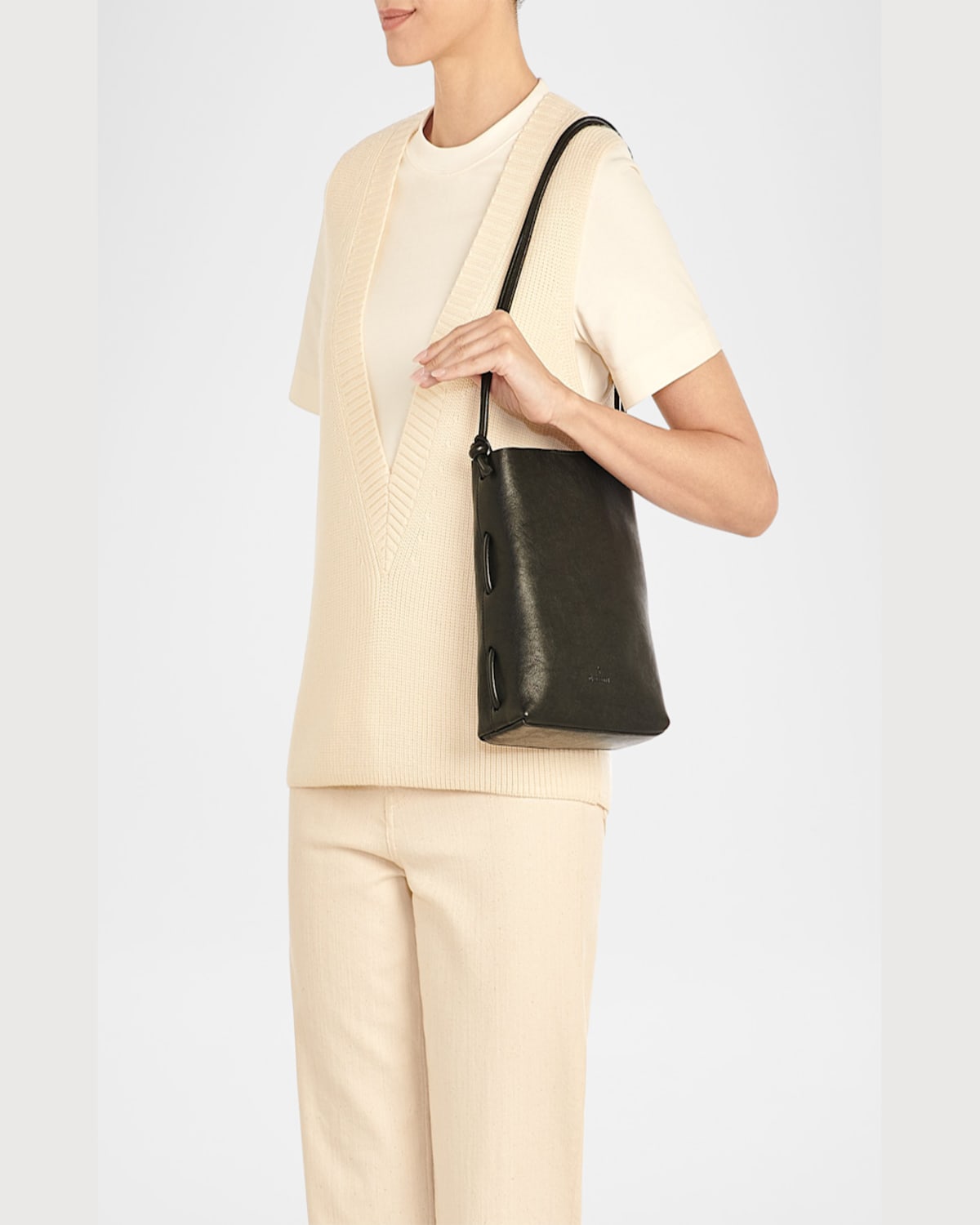 Il Bisonte Snodo Knot Leather Shoulder Bag In Black