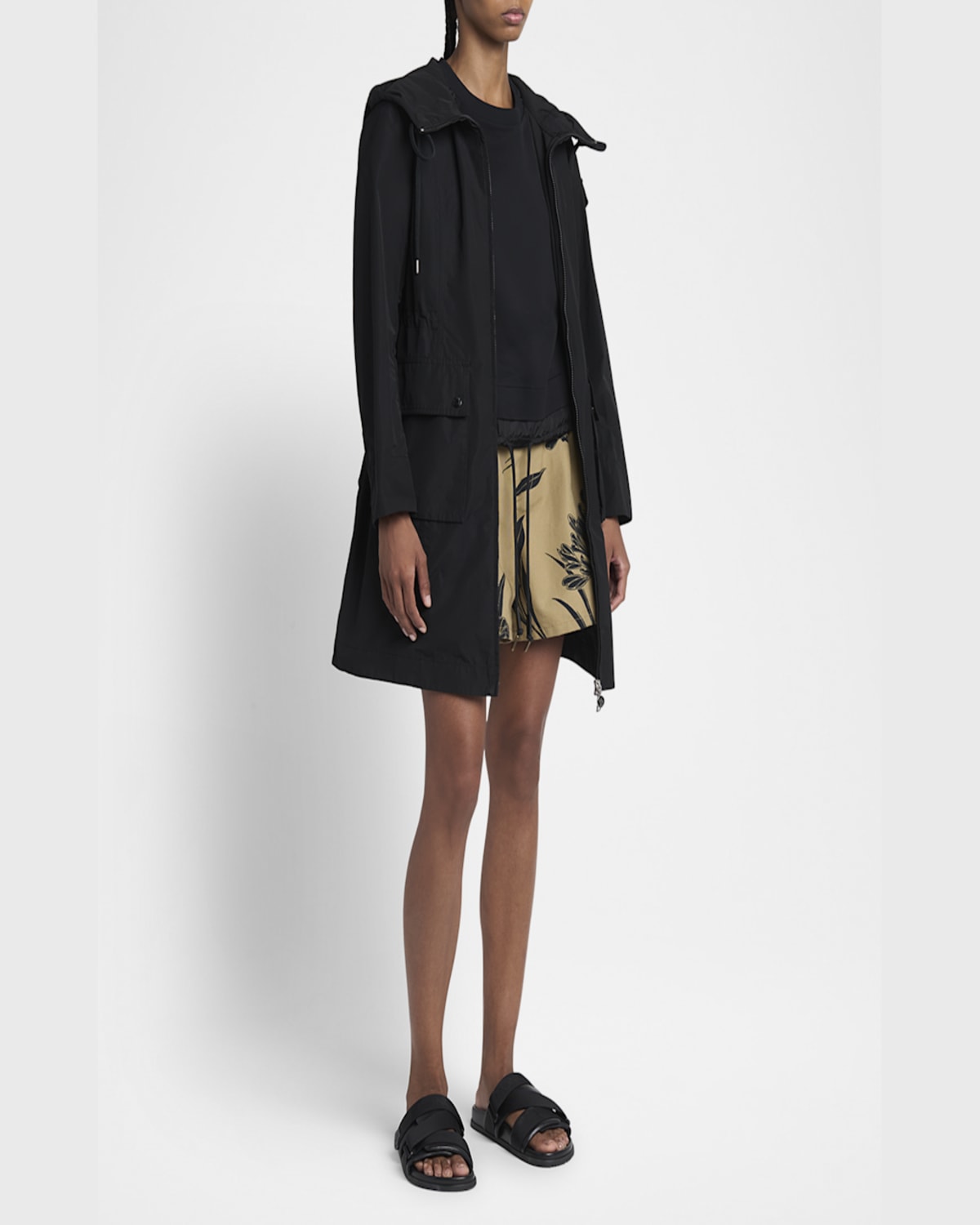 Moncler Laerte Long Hooded Parka In Black