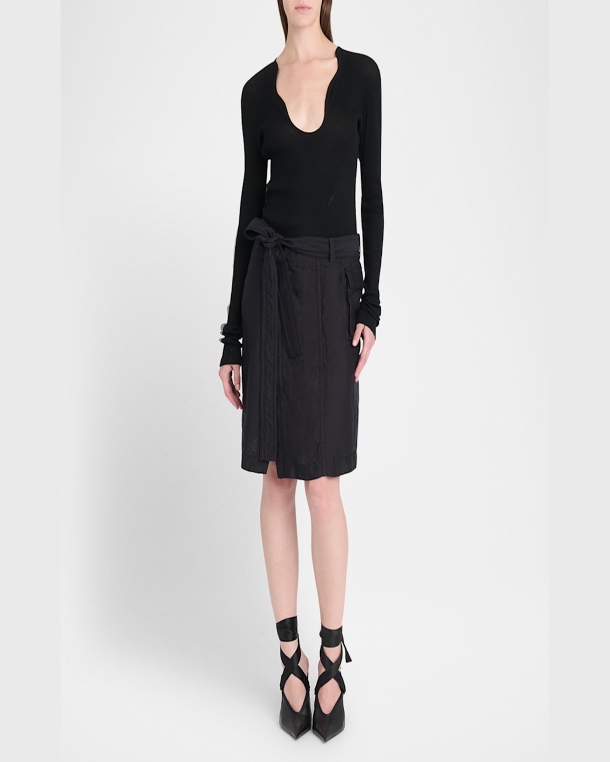 Ferragamo Wavy Scoop-neck Long-sleeve Top In Nero