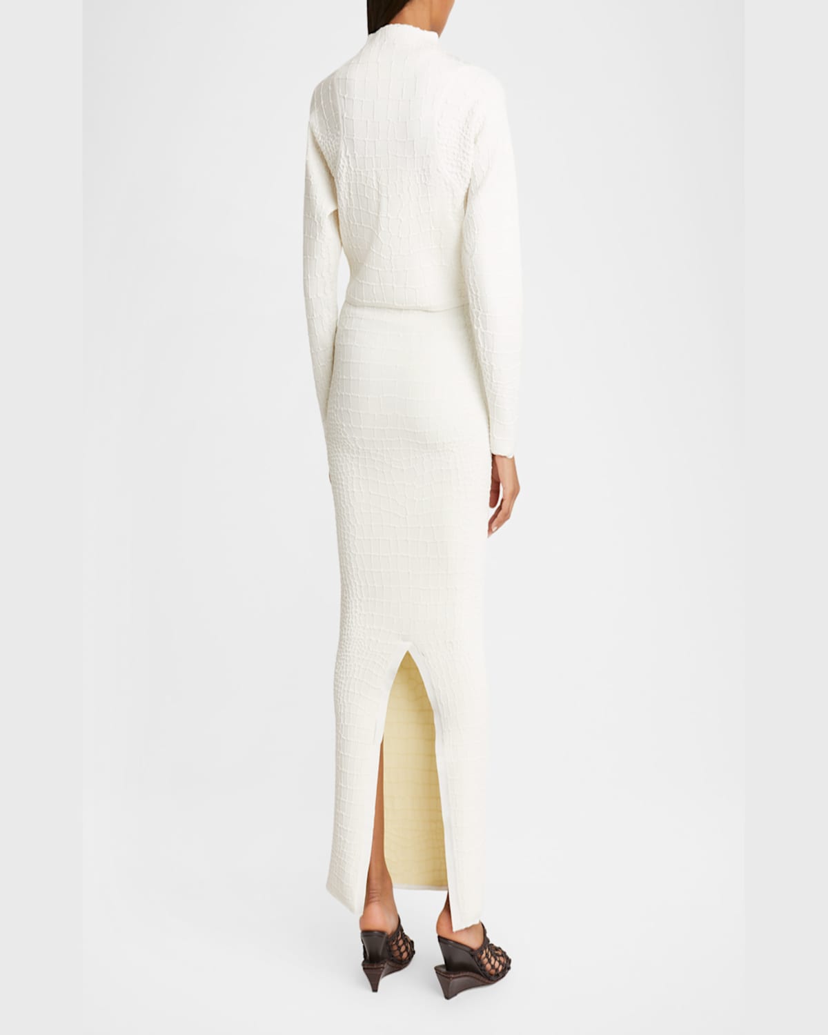 Jacquemus Womens Off-white The Scala Croc-embossed Woven-stretch Cardigan In Off-white