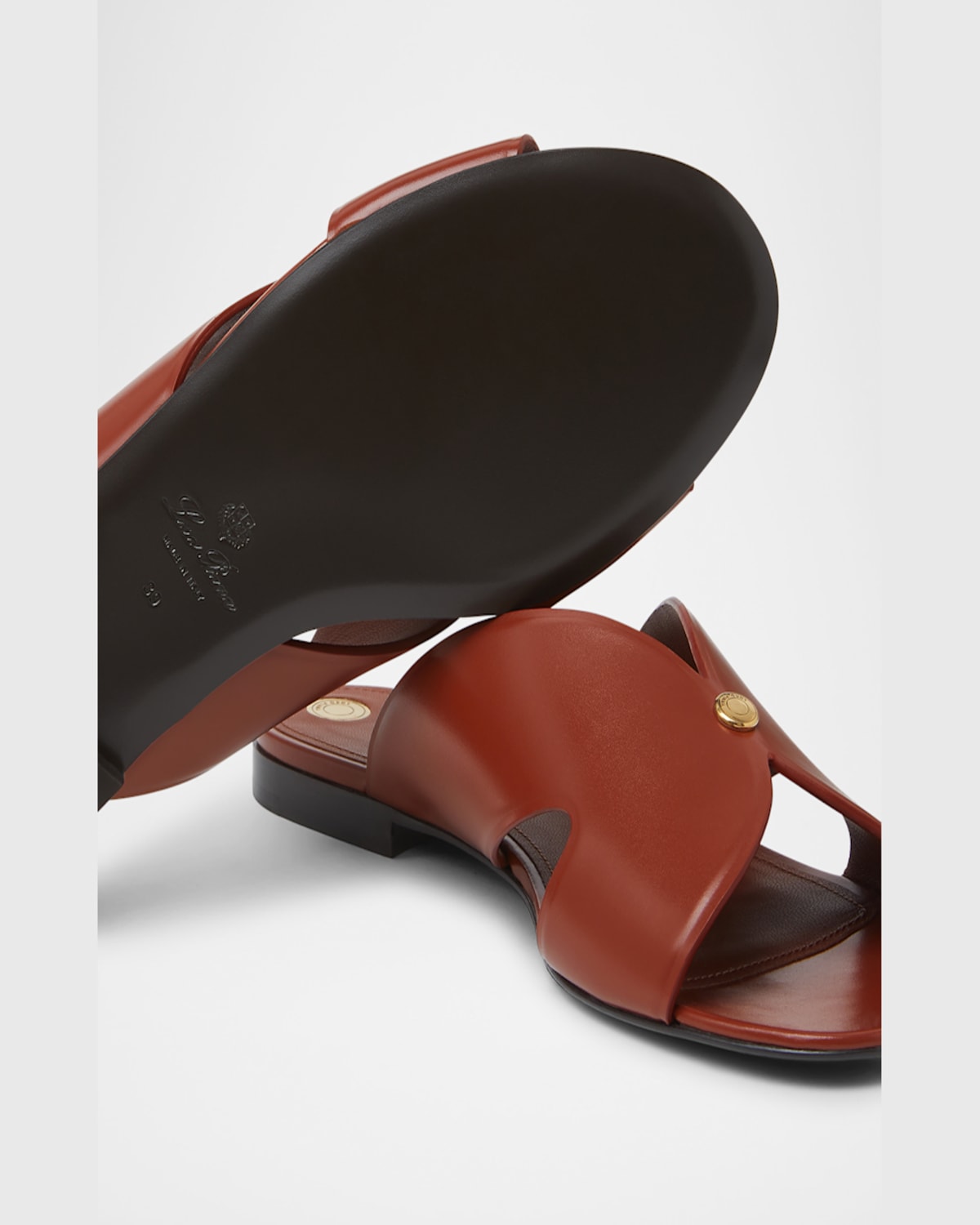 Loro Piana Vera Leather Flat Slide Sandals In Vinegar
