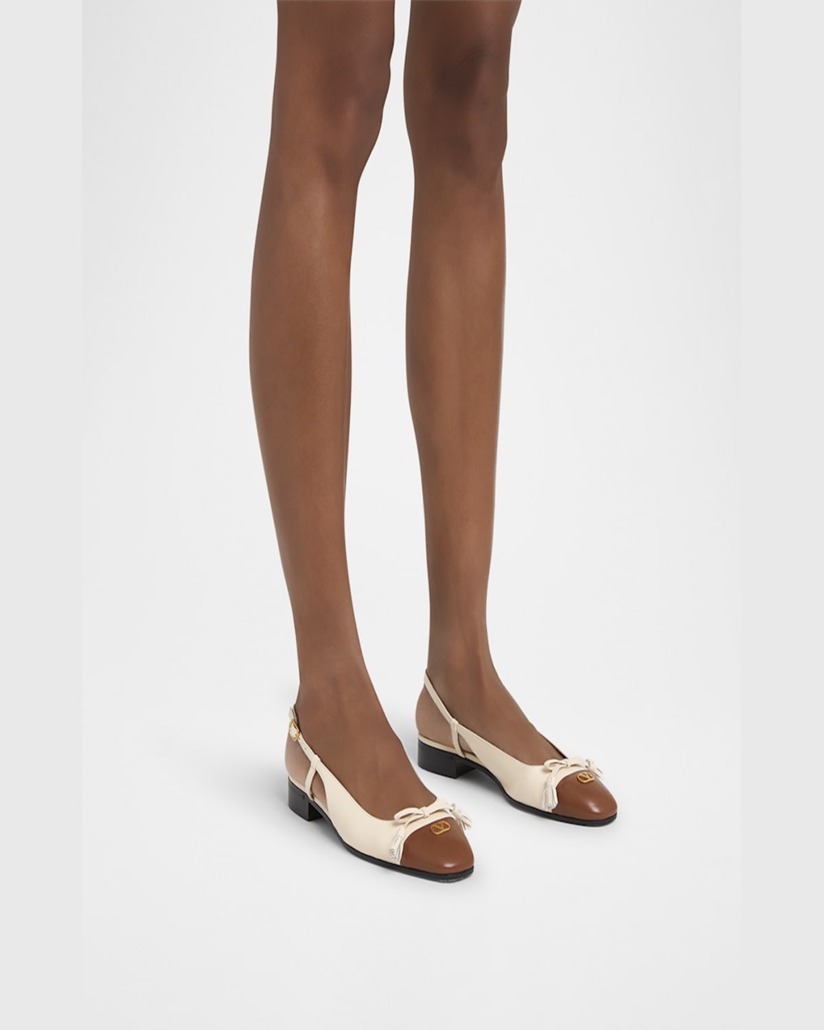 Valentino Garavani 'valet Du Roi' White Ballet Flats With Vlogo Plaque On The Front And Adjustable L In Butter White Tabacco