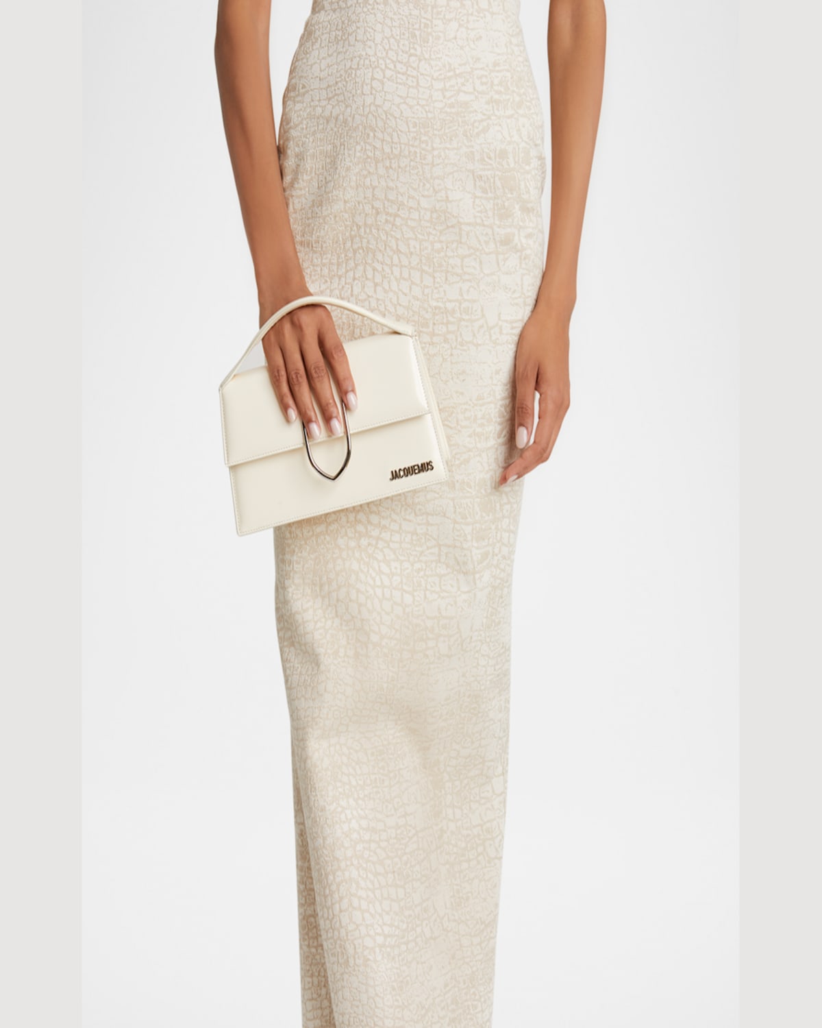 Jacquemus Le Grand Bambino Leather Shoulder Bag In Light Ivory