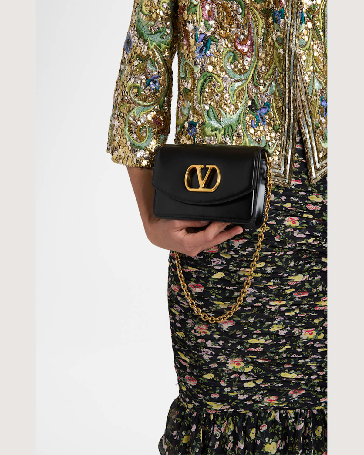 Valentino Vain Small Vlogo Leather Clutch Bag In Nero